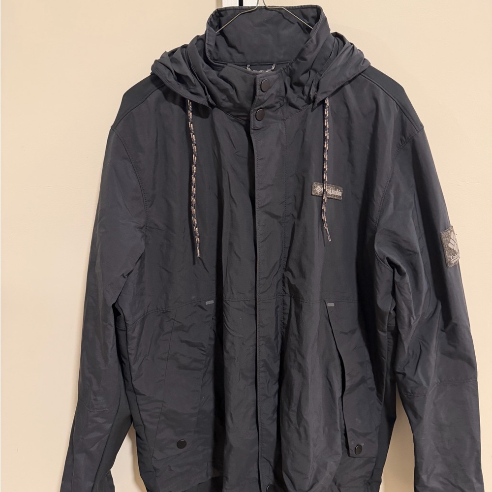 Columbia Men's Black Hooded Raincoat with Subtle Logo Patch - Picture 2 of 4